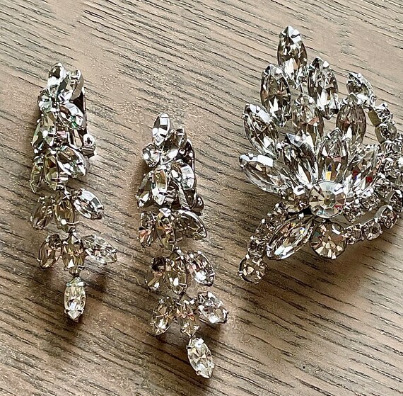 VINTAGE KRAMER RHINESTONE Set, Statement Brooch a… - image 4