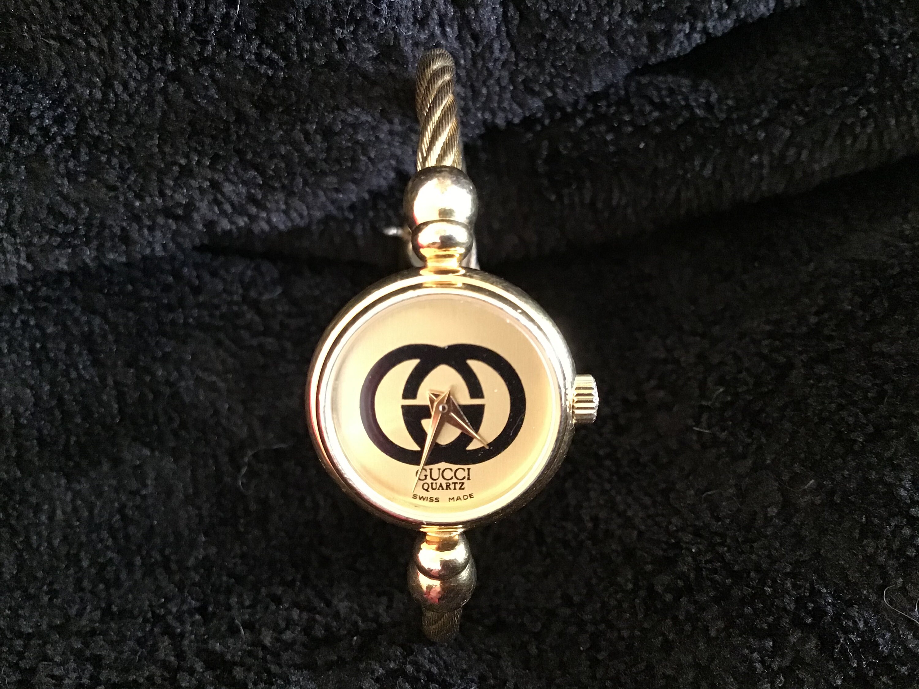 Womens Authentic Gucci Bangle Watch 