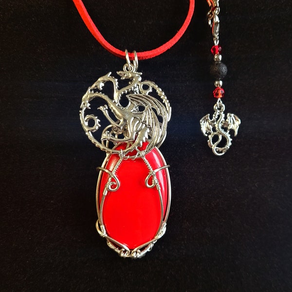 Collier mère des dragons réalisé avec du corail rouge, pendentif dragon, pendentif Daenerys, pendentif Targaryen, bijou de créateur dragon