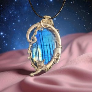 Cat necklace made with labradorite, natural stone cat pendant, designer jewelry, labradorite cat jewelry, fashion cat jewelry