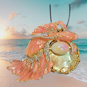 Fish necklace made with mother-of-pearl, natural stone fish pendant, shell fish pendant, designer jewelry, summer jewelry