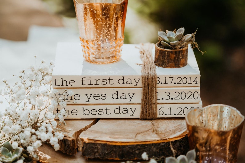 Custom Book Stack Centerpiece||Wedding & Home Decor||Made with Real Books||Literary Wedding Decorations||Personalized Gift for Book Lovers