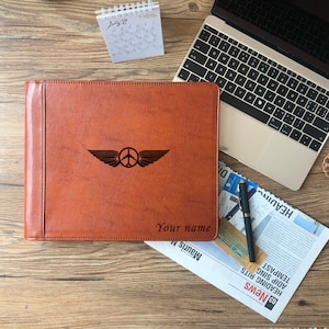 Cuaderno de bitácora de piloto de cuero personalizado, emblema de piloto grabado gratis, regalo para pilotos, diario de piloto para papel tamaño carta, carpeta de bitácora de piloto