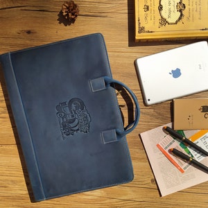 Tarifa de personalización adicional para portafolios de cuero personalizados privados