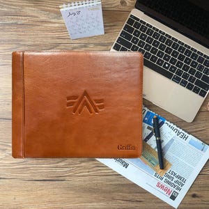 Carpeta de cheques personalizada de 3 anillas, de cuero auténtico, para 9 anillas, con nombre personalizado en relieve, ideal como regalo.
