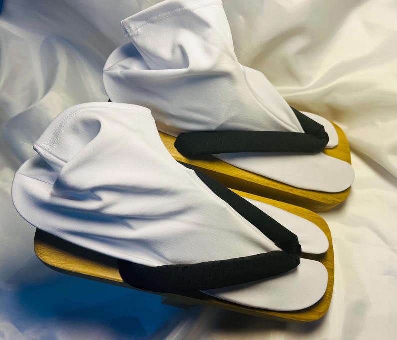 Tengu geta　wooden clogs SIZE 8inch trunk training!! handmade with tabi socks image 5