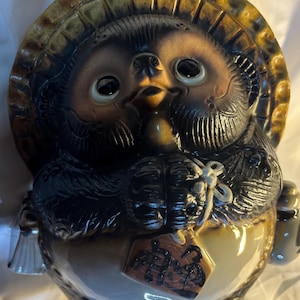 Japanese traditional lucky raccoon reclining statue Pom Poko SHIGARAKI handmade 22cm