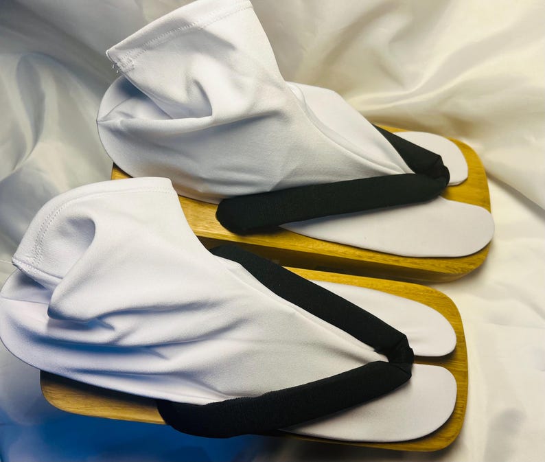 Tengu geta　wooden clogs SIZE 8inch trunk training!! handmade with tabi socks image 3