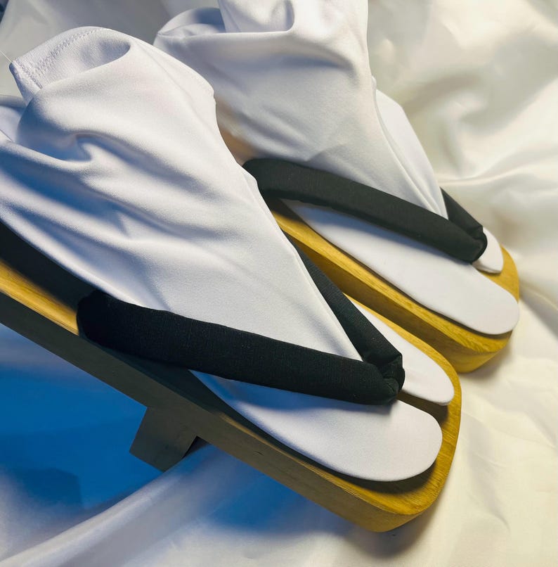 Tengu geta　wooden clogs SIZE 8inch trunk training!! handmade with tabi socks image 1