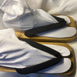 Tengu geta　wooden clogs SIZE 8inch trunk training!! handmade with tabi socks image 4