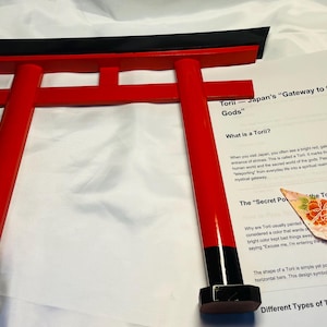 Japońska świątynia Torii, brama shintoistyczna, ręcznie wykonana, 30×35 cm. W zestawie ulotka napisana przez sprzedawcę, wyjaśniająca znaczenie Torii.