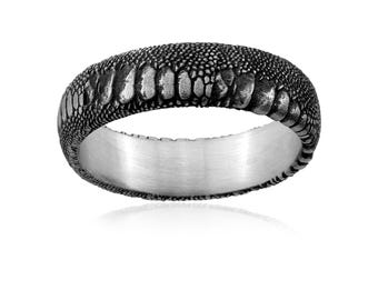 Reptile Scale Texture Silver Ring – Minimal Snake Skin Pattern Band, Bold Handmade Statement Ring for Men