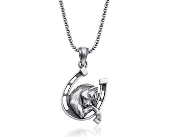 Colgante de caballo crin en herradura de plata de ley para hombre, colgante de caballo hecho a mano, colgante de caballo, collar de caballo, regalo para él