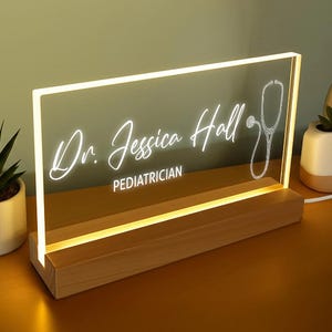 Personalized Pediatrician Name Plate LED Light, Custom Medical Decor, Gift for Doctor, Appreciation Gift, Graduation Gift, Farewell Gift