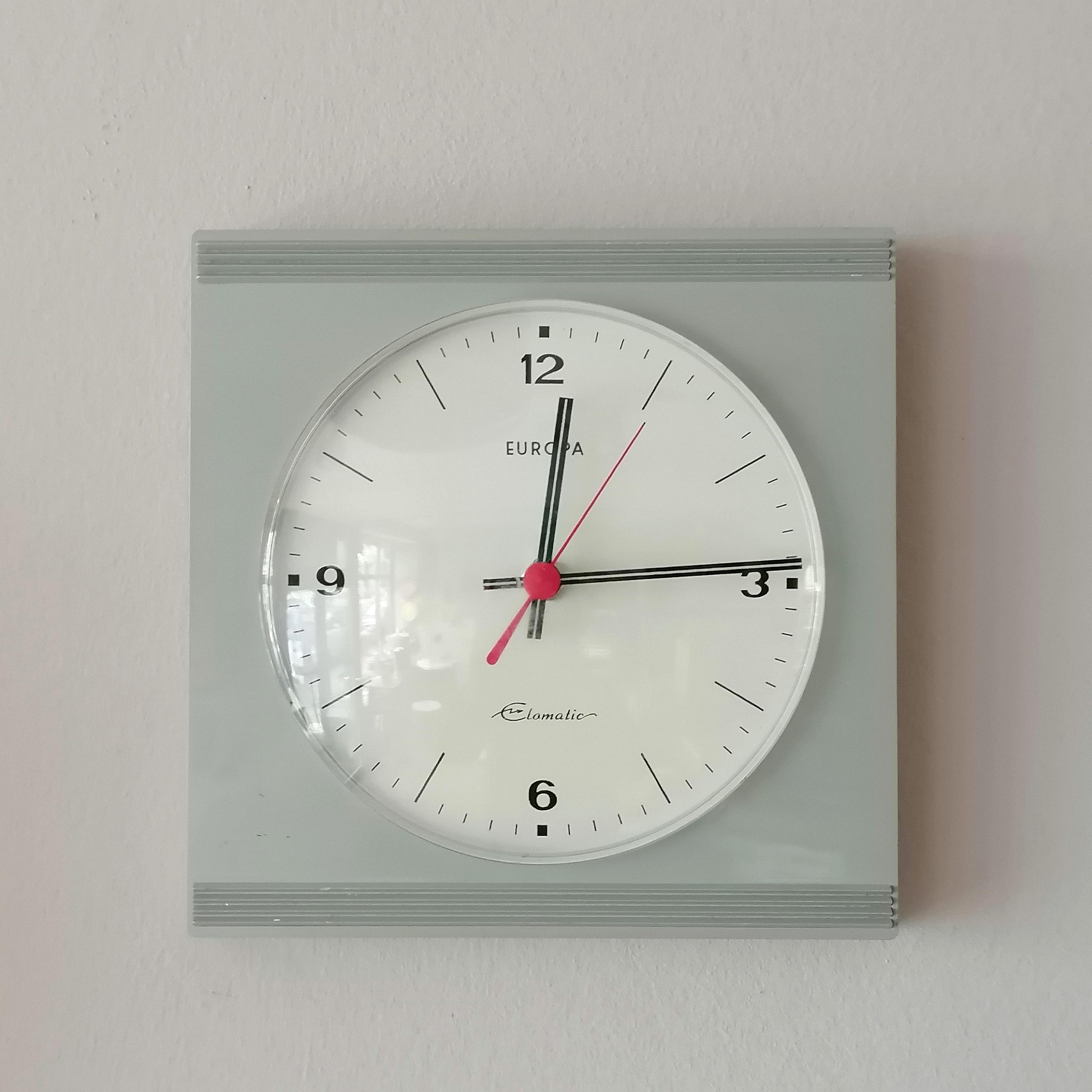 Horloge Murale Vintage Rétro EUROPA 60 - Style Allemand Époque Mid-Century - Marron - Analogique - Pour Pièces/Réparation