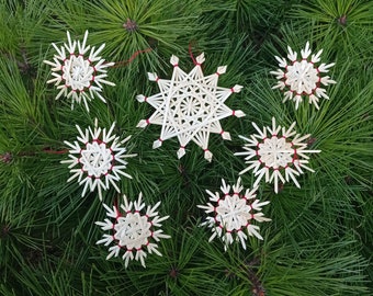 Strohstern. Set mit 7 natürlichen handgemachten Schneeflocken. Schwedischer Weihnachtsdekor. Skandinavische Feiertagsverzierung.Umweltfreundliches Material.