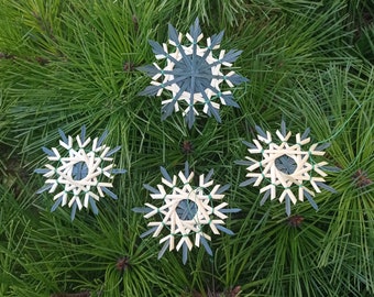 Straw stars, set of 4 handmade, green snowflakes, swedish Xmas decor, natural design windows ornament, hanging figurine, Christmas gift.
