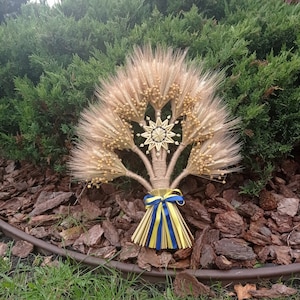 Traditional Ukrainian didukh. Wheat bouquet. Straw wall ornaments. Natural dried flower arrangement. Rustic hanging decor. Housewarming gift