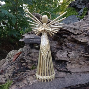 Praying angel. Christmas tree topper. Straw ornament. Xmas decoration. Etnic Ukrainian art.  Figure guardia angel. Religious handmade gift.