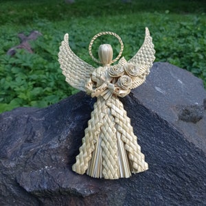 Angel - guardian. Festive handmade decoration. Hanging Angel - prayer. Bouquet flowers. Ukrainian folk art. Straw ornament. Christmas gifts.