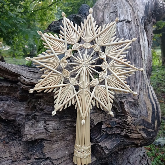 Straw tree topper Straw tree topper