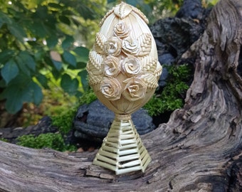 Wooden Easter egg with stand. Handmade wheat weaving ornament. Easter table decor. Straw art. Ukrainian tradition. Eco friendly Easter gifts