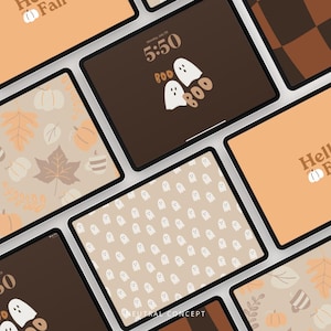 Può includere: Un set di sfondi digitali per telefono con una tavolozza di colori neutri a tema autunnale e di Halloween. I design includono zucche, foglie, fantasmi e il testo "Hello Fall" e "Boo".