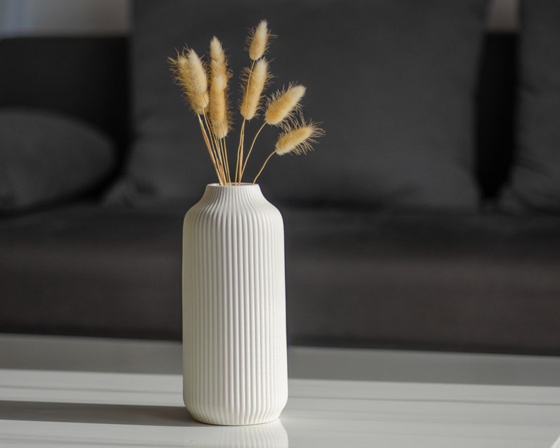 Vase en céramique avec rainures en blanc mat Décoration de vase moderne pour herbe de pampa, fleurs fraîches, fleurs séchées, décoration bohème, décoration d'intérieur pour rebord de fenêtre image 1