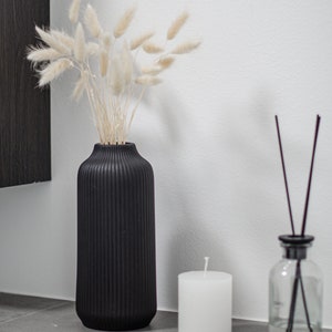 Vase en céramique avec rainures en noir mat Vase moderne pour herbe de pampa, fleurs fraîches, fleurs séchées, décoration bohème, décoration d'intérieur pour rebord de fenêtre image 7