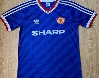 retro mufc shirt