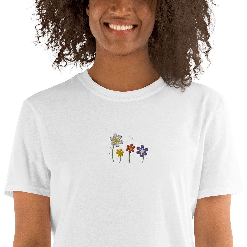 [CPGN STUDIO]★FLOWER STITCH EMBROIDERY SHORT SLEEVE TEE Designer fashion, Seoul-fully created | W Concept