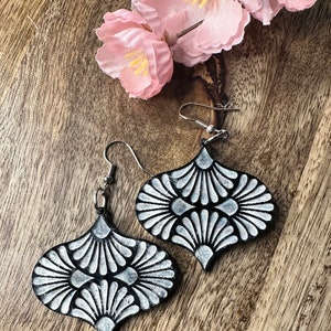 Engraved unique earring file very dressy or casual depending on material you use just the file which has been tested on glowforge