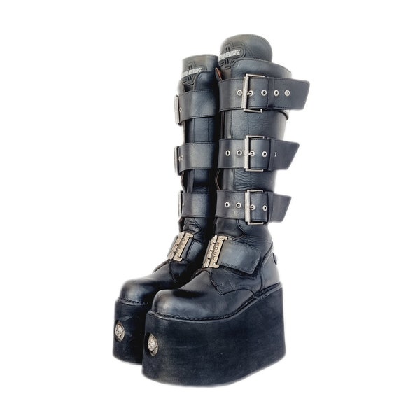 EU 42 / UK 8 Black and Silver Vintage 90s Leather Buckled Huge Stacked Platform Sole New Rock Boots