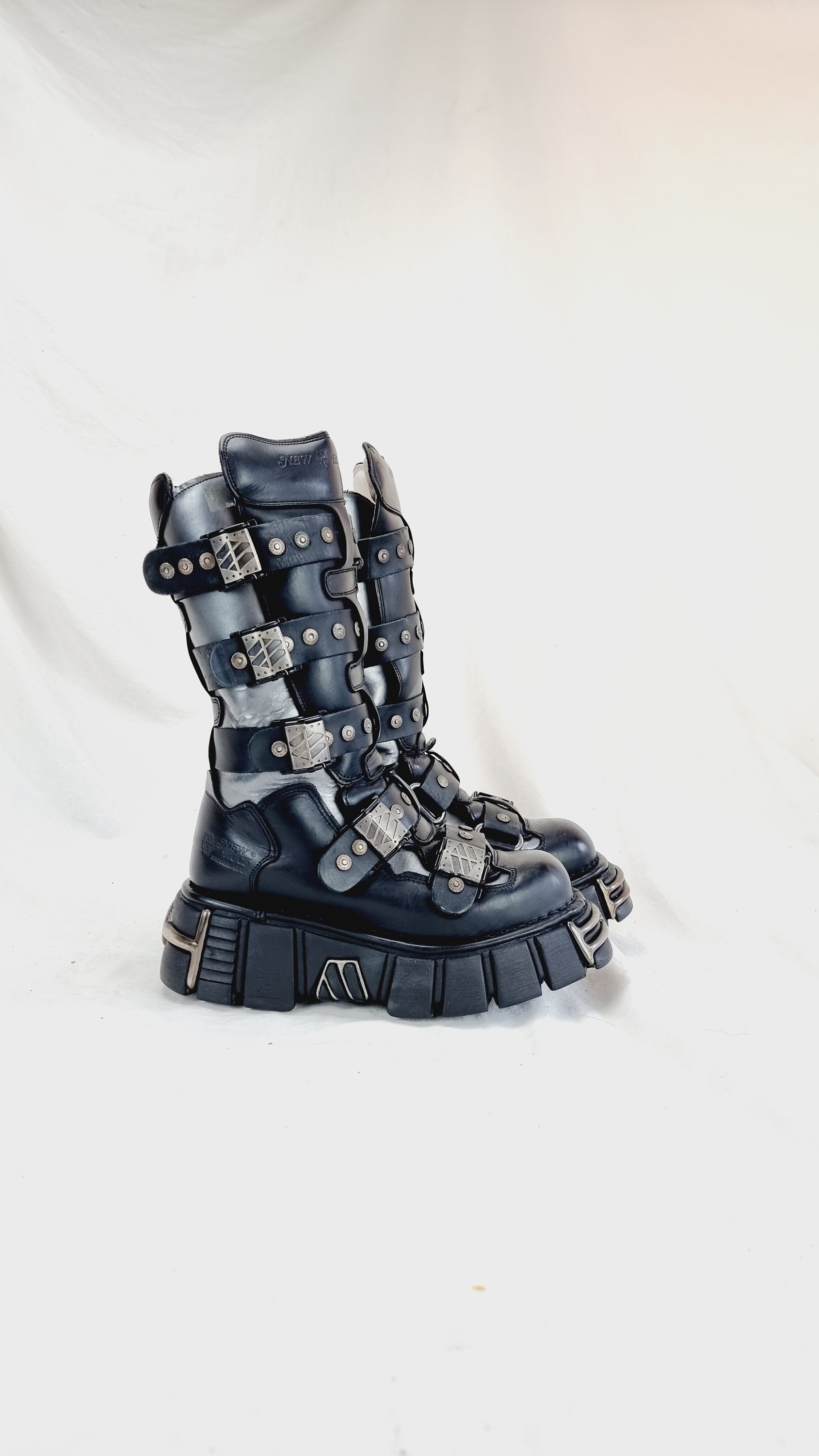 ꒰ঌ໒꒱グランジ　NEW ROCK風　厚底本革ブーツ rock punk y2k 🖤NEW ARRIVAL🖤 ┈┈┈┈┈┈┈┈┈┈ 【ROSEN KREUZ × NEW