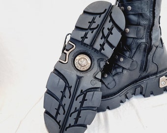 EU 43 / UK 9 Spiked Studded Metal Buckled New Rock Boots
