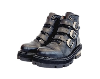 EU 42 / UK 8 New Rock Boots - Black Buckled Leather Design with Small Chunky Metal Heels