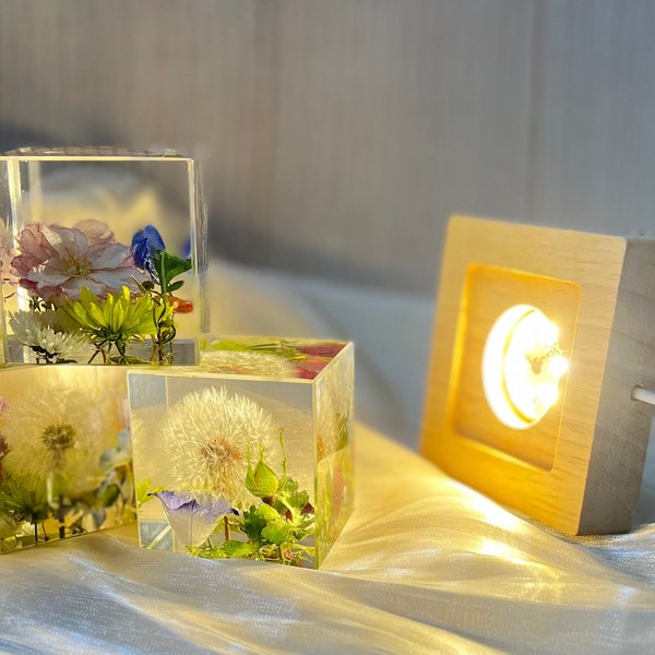 Dried Flowers Resin Nightlight Wedding Gifts for Wedding Flower Gifts for her Anniversary Romantic Gifts for Wife
