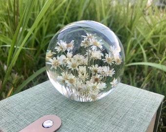 Dried Flowers in Resin: How to Preserve Them - Mod Podge Rocks