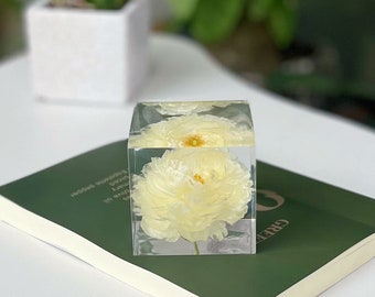 White peony paperweight Flower preservation Keepsake Botany Gifts for her Flower Girl gifts for wedding Gifts