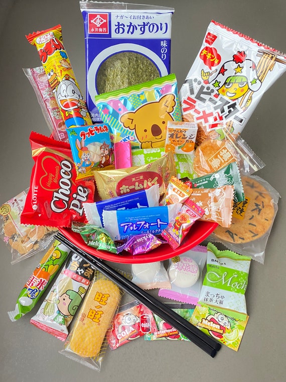 Japanese Snack Box / Hamper / Treats with Ramen Bowl - Asian Sweets Candy Savoury (Personalised message)