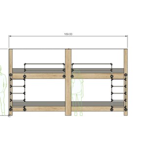 K&ouml;nnte beinhalten: Ein Holz-Hochbett mit einer Metallleiter und Gel&auml;ndern. Das Bett ist 199 Zoll breit und 96 Zoll hoch.