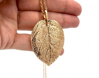 Collar con colgante de hoja de oro / Regalo para ella