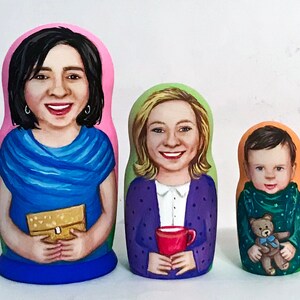 Family nesting doll of 3/Personalized nesting doll /Portrait /3-dolls nesting set/Custom portrait dolls/