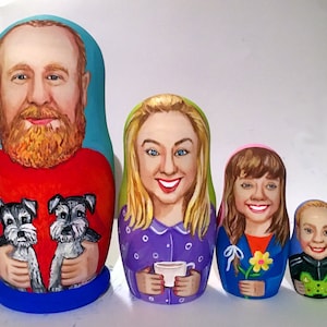 Family nesting doll of 4/Personalized nesting doll /Portrait /4-dolls nesting set/Custom portrait dolls