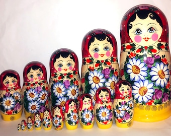 Traditional Nesting Doll w/ Rose 5pc./4