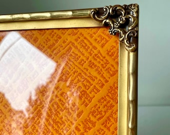 Vintage Gold colored Metal Picture Frame 19.5 cm x 14.5 cm CONVEX Glass