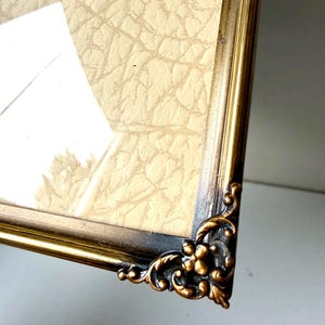 Marco de metal de bronce antiguo 23,5 cm x 17,5 cm Cristal CONVEXO