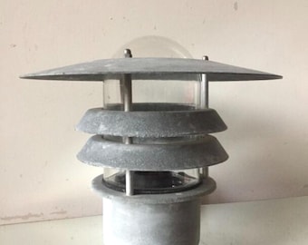 Aplique de exterior danés clásico mcm Vintage en acero galvanizado