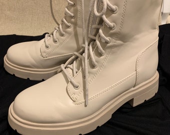 Woman’s off white combat boots