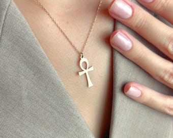 Ankh Necklace – Egyptian Life Symbol Pendant in Gold Stainless Steel